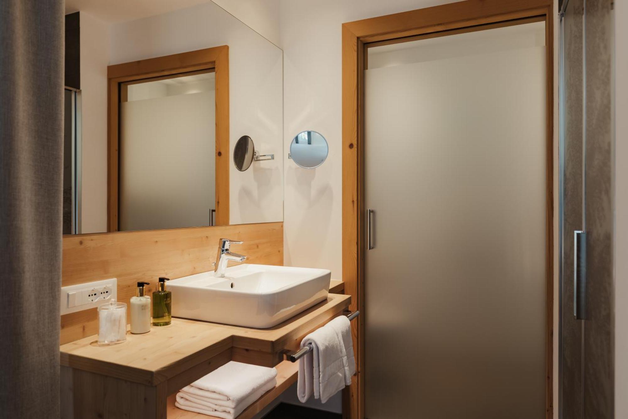 Double or Twin Room,1693288995:JPEG